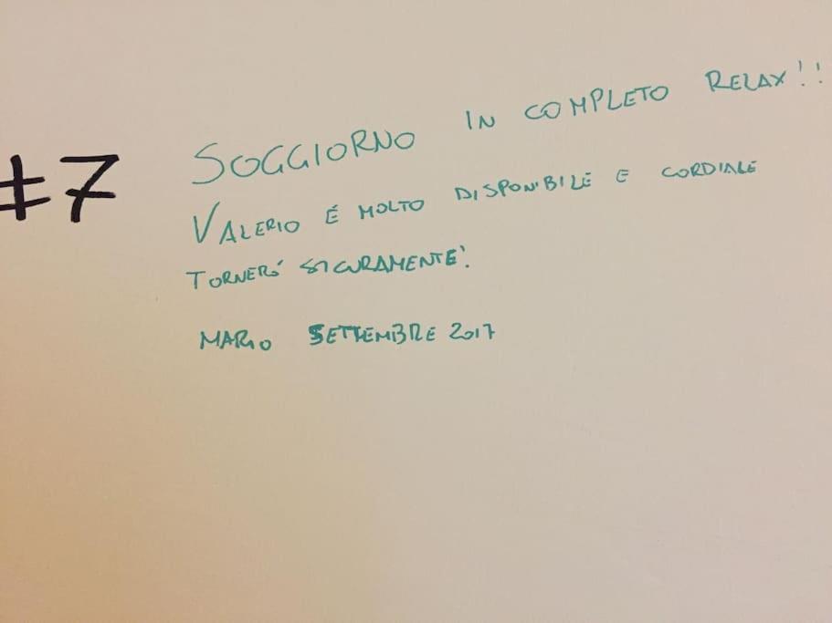 Fresco E Colorato Appartamentino In Narni Scalo エクステリア 写真